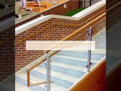 프레임이없는 온화 유리 패널 계단 경수 조정 가능한 디자인 아크 잡기 클램프 304 316 장착