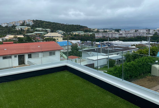 SGCC 온화 유리 U 채널 유리 발루스트라드 안정 구조 LED 빛