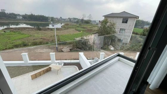 프레임 없는 알루미늄 U 채널 유리 릴링 직사각형 U 채널 발루스트라드