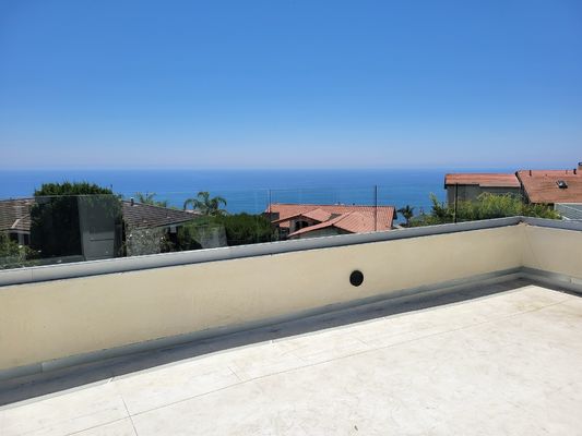 SGCC 온화 유리 U 채널 유리 발루스트라드 안정 구조 LED 빛