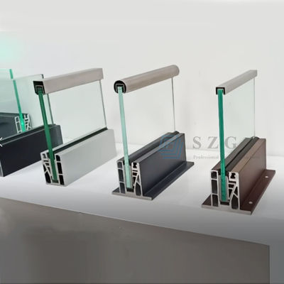 SGCC 온화 유리 U 채널 유리 발루스트라드 안정 구조 LED 빛