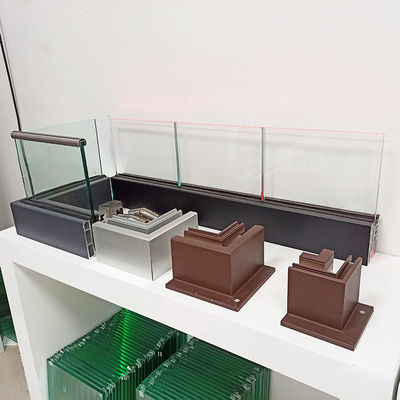 커스터마이징 가능한 12mm 알루미늄 U 채널 유리 릴링 304 SS 핸들레일 프레임 없는 유리 발루스트라드