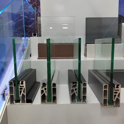 현대 유리 덱 릴링 야외 온화 유리 U 채널 프레임 없는 12-20mm 발코니 발루스트라드