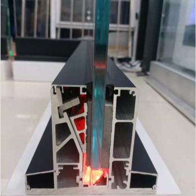 오픈 뷰 프레임리스 유리 U 채널 레일링 LED 라이트와 5 년 이상의 보증