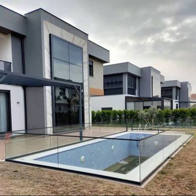 오픈 뷰 프레임리스 유리 U 채널 레일링 LED 라이트와 5 년 이상의 보증