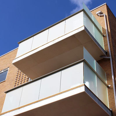 5년 보증 및 강화 접합 유리를 갖춘 맞춤형 U 채널 유리 난간